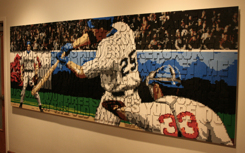 Illustration for article titled Cubs Fan Creates Amazingly Detailed Model of Wrigley Field Using Lego
